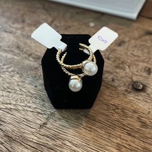 2 pearl and gold rings sz 8